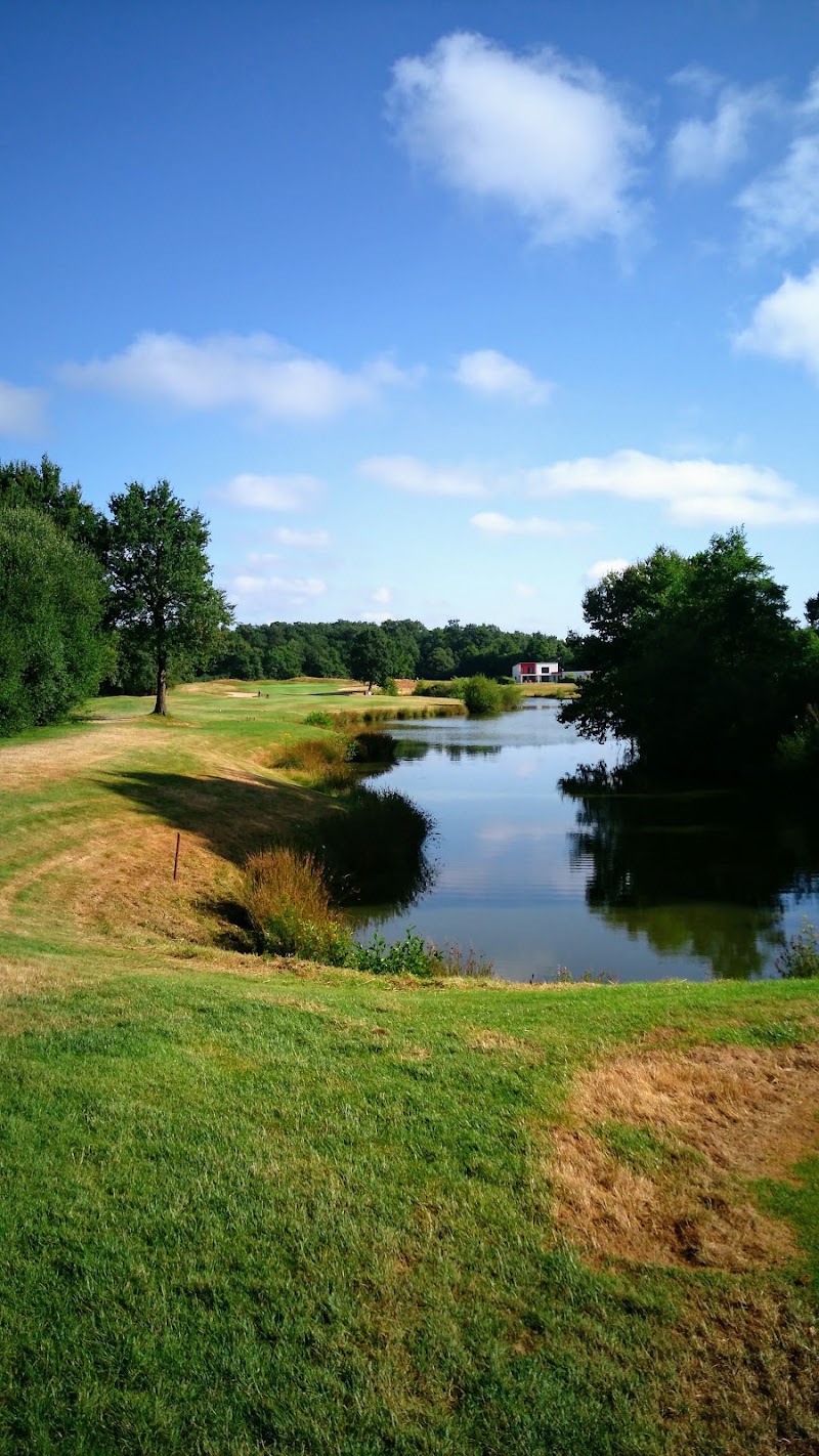 Golf Bluegreen la Domangère - Fairway et green du parcours