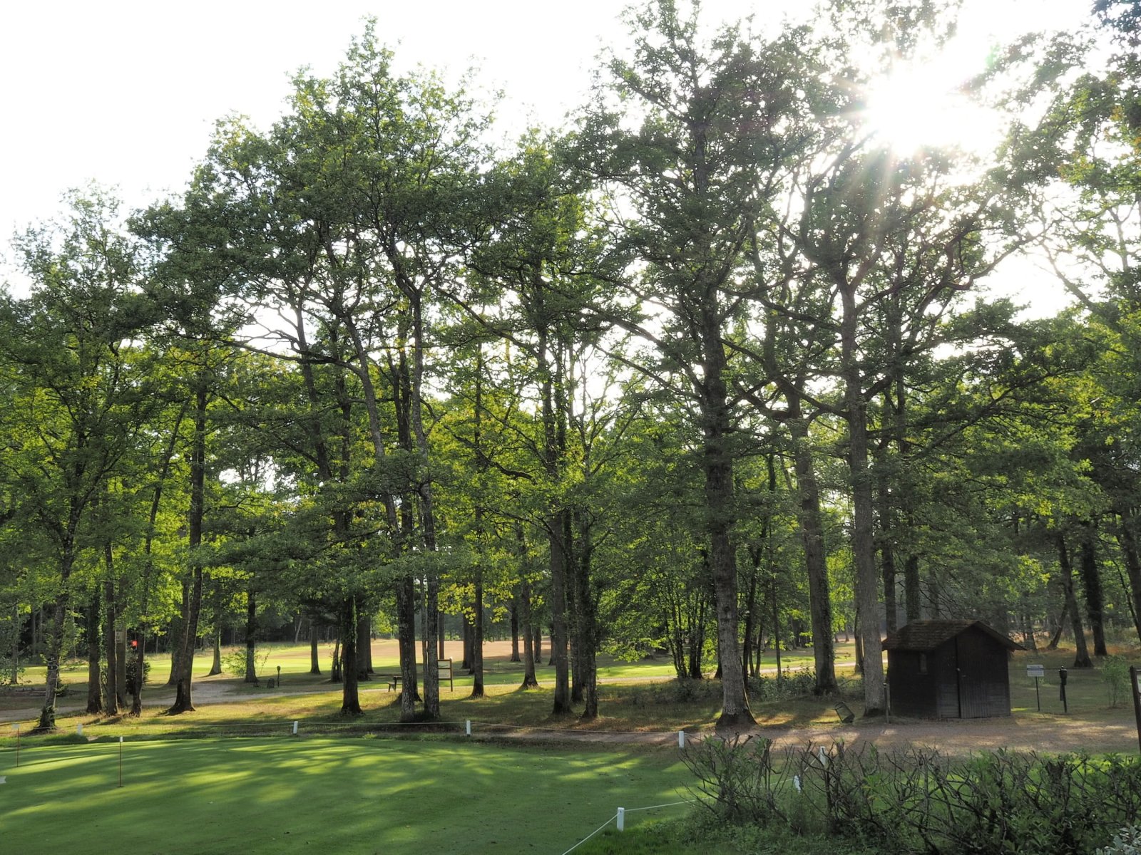Practice de Golf de Sens - Club house et installations
