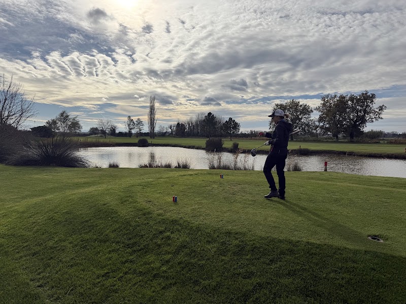 Golf d'Avignon Châteaublanc - Fairway et green du parcours