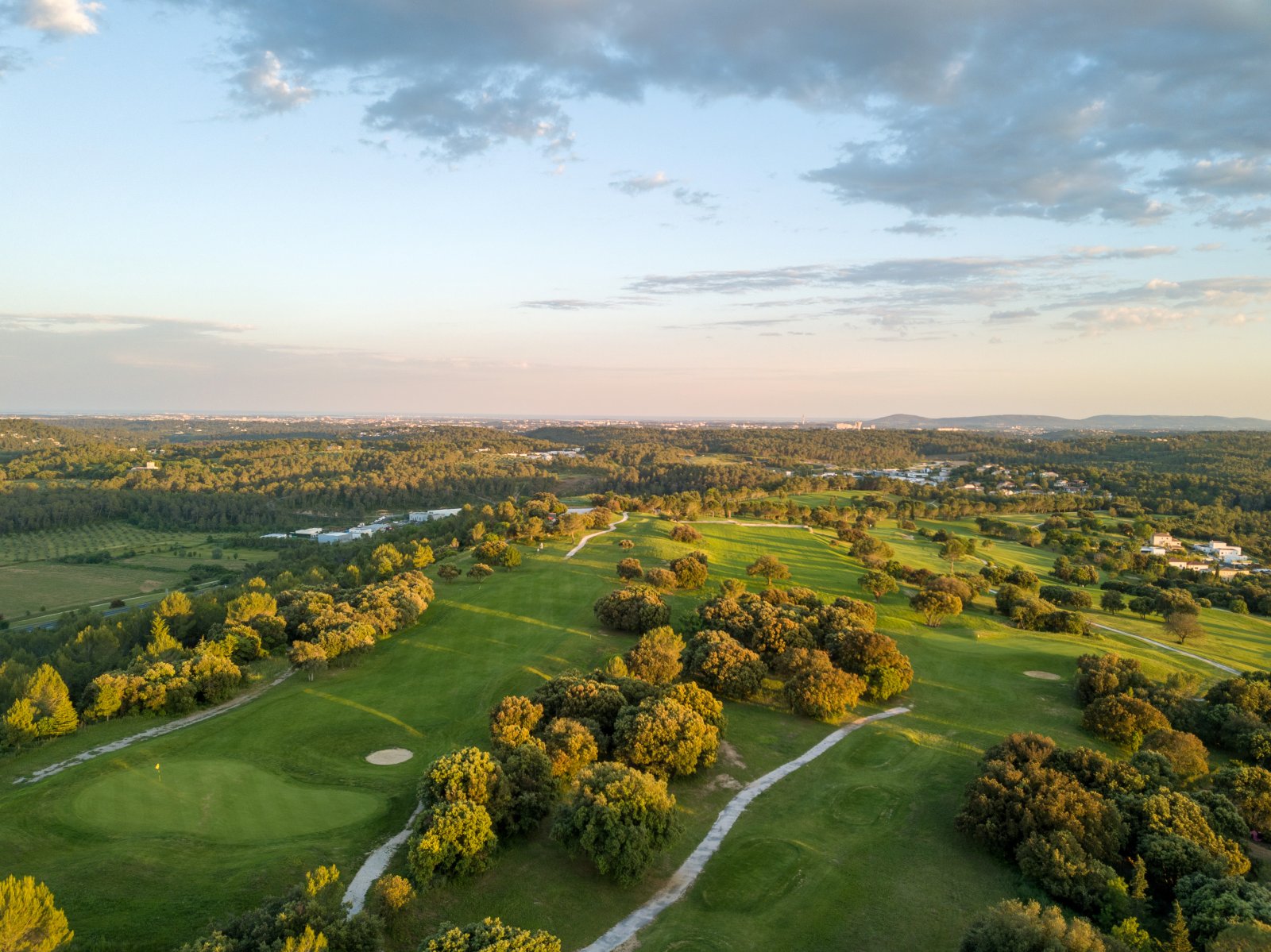 Golf du Pic saint Loup - Fairway et green du parcours