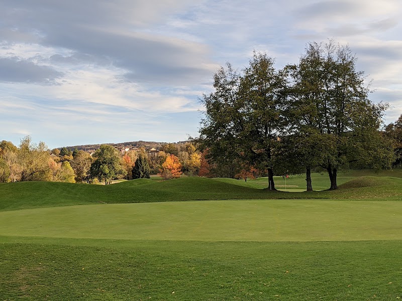 Golf des Trois Vallons Ugolf - Fairway et green du parcours