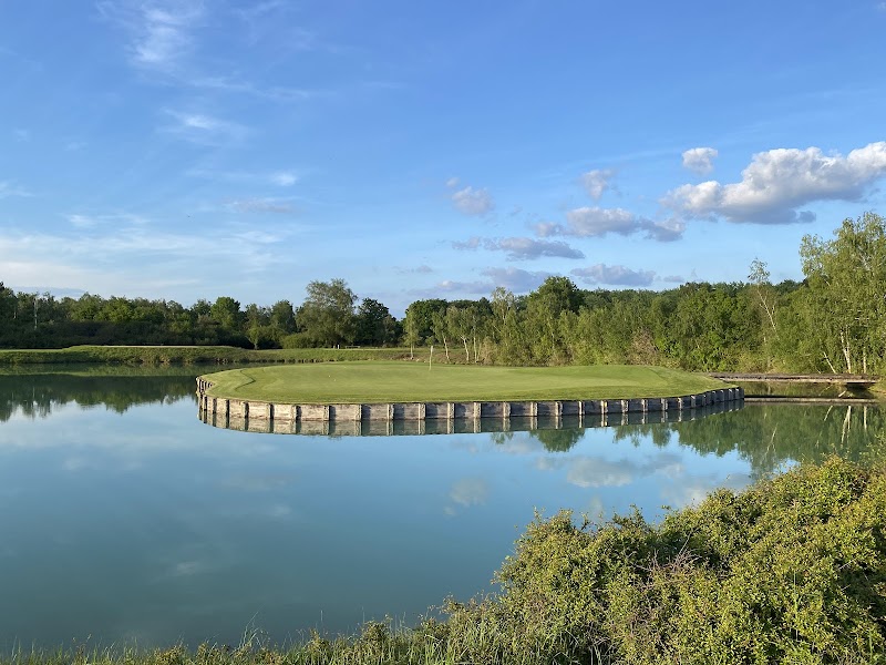 Les Bordes Golf Club - Fairway et green du parcours