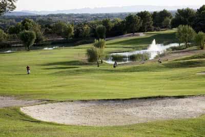 Golf de Saumane Provence Country Club - Fairway et green du parcours