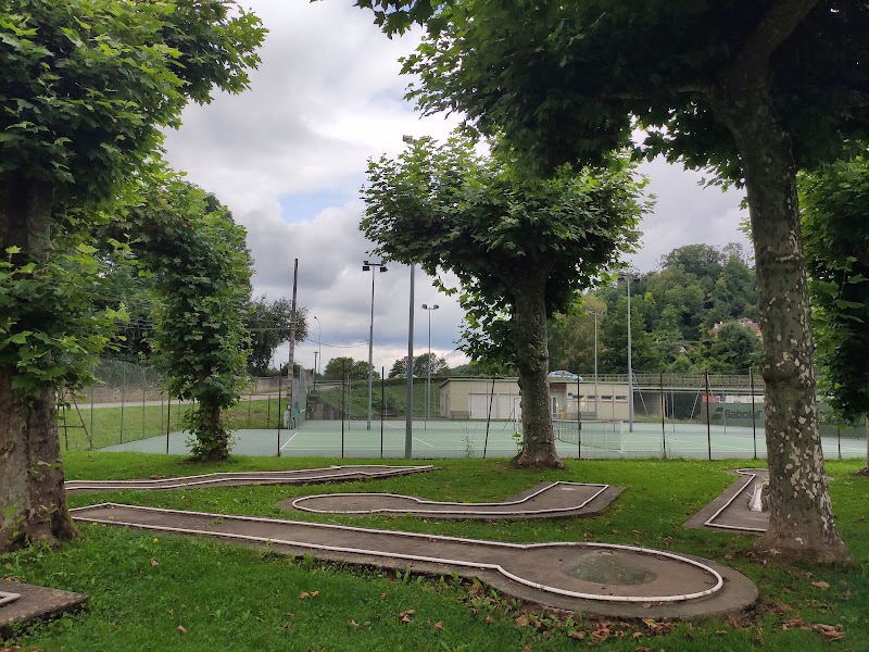 Mini-golf Aire de jeux et mini golf à La Bastide-de-Sérou