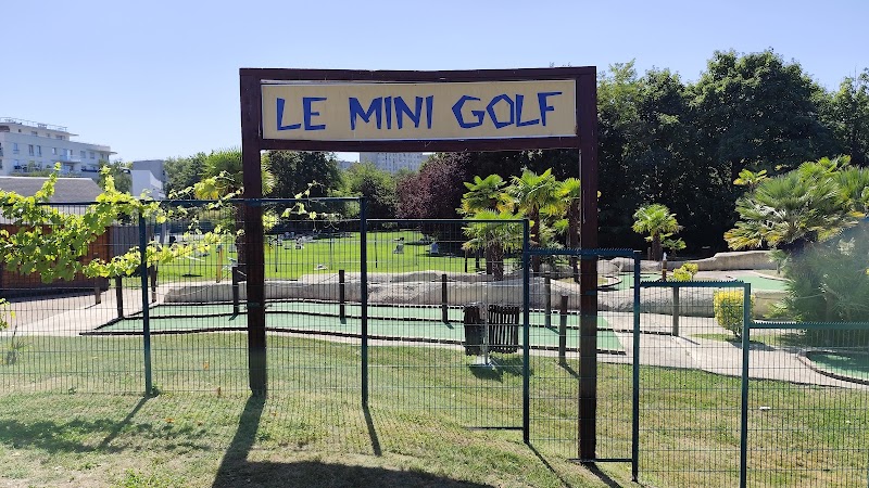 Aquaboulevard de Paris Minigolf Course à Paris - photo 4
