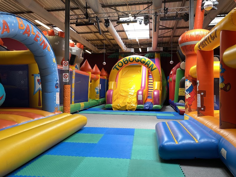 Le Beignet Doré : Location de jeux gonflables, Borne Selfie / Parc de Loisirs pour enfants de 1 à 12 ans & MiniGolf (45) à Saint-Pryvé-Saint-Mesmin - photo 2