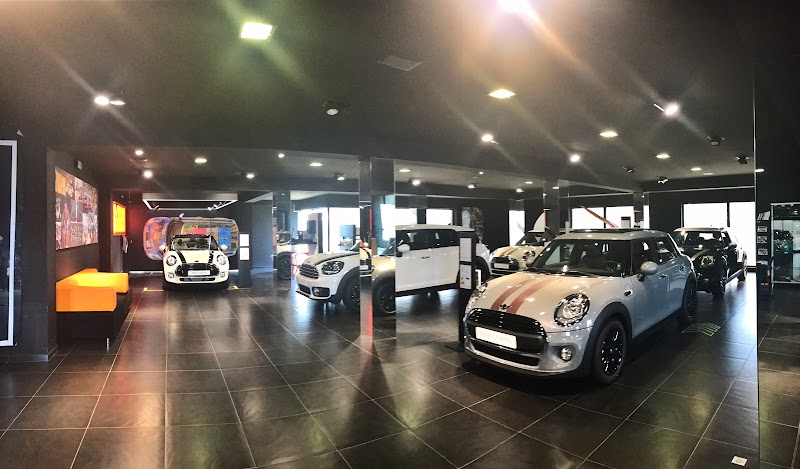 MINI Bernardini Ajaccio à Ajaccio - photo 2