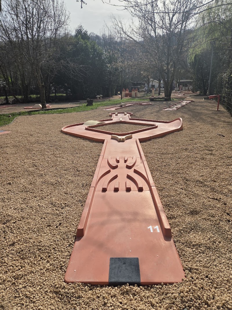 MINI GOLF DES BORDS DE SAONE à Rochetaillée-sur-Saône - photo 4