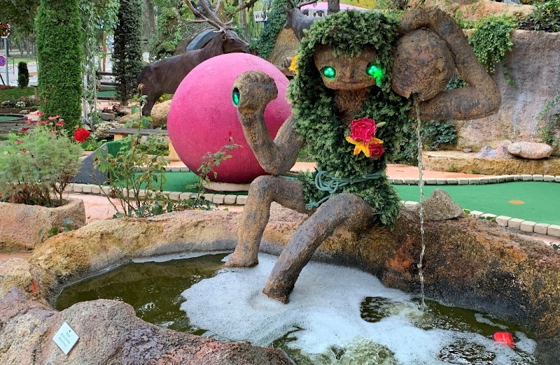 Mini Golf du plan d'eau d'Embrun à Embrun - photo 2