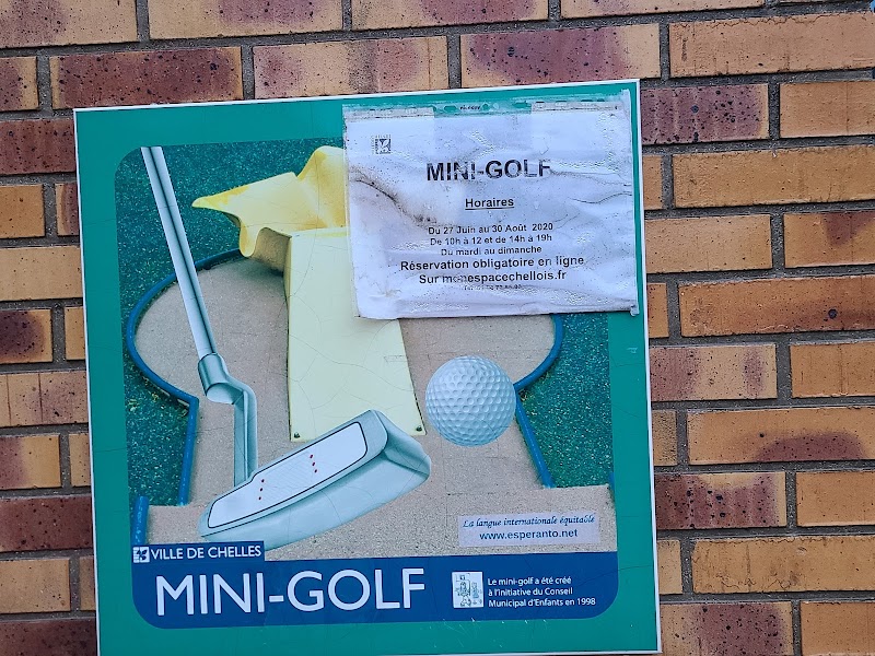 Mini-golf à Villeneuve-le-Comte - photo 4